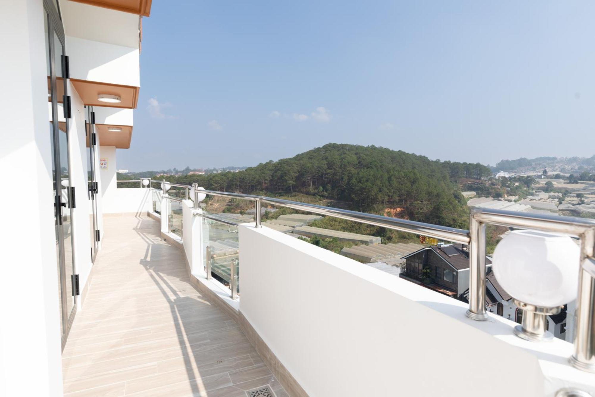 Khach San Anh Sang - Light House Hotell Dalat Exteriör bild