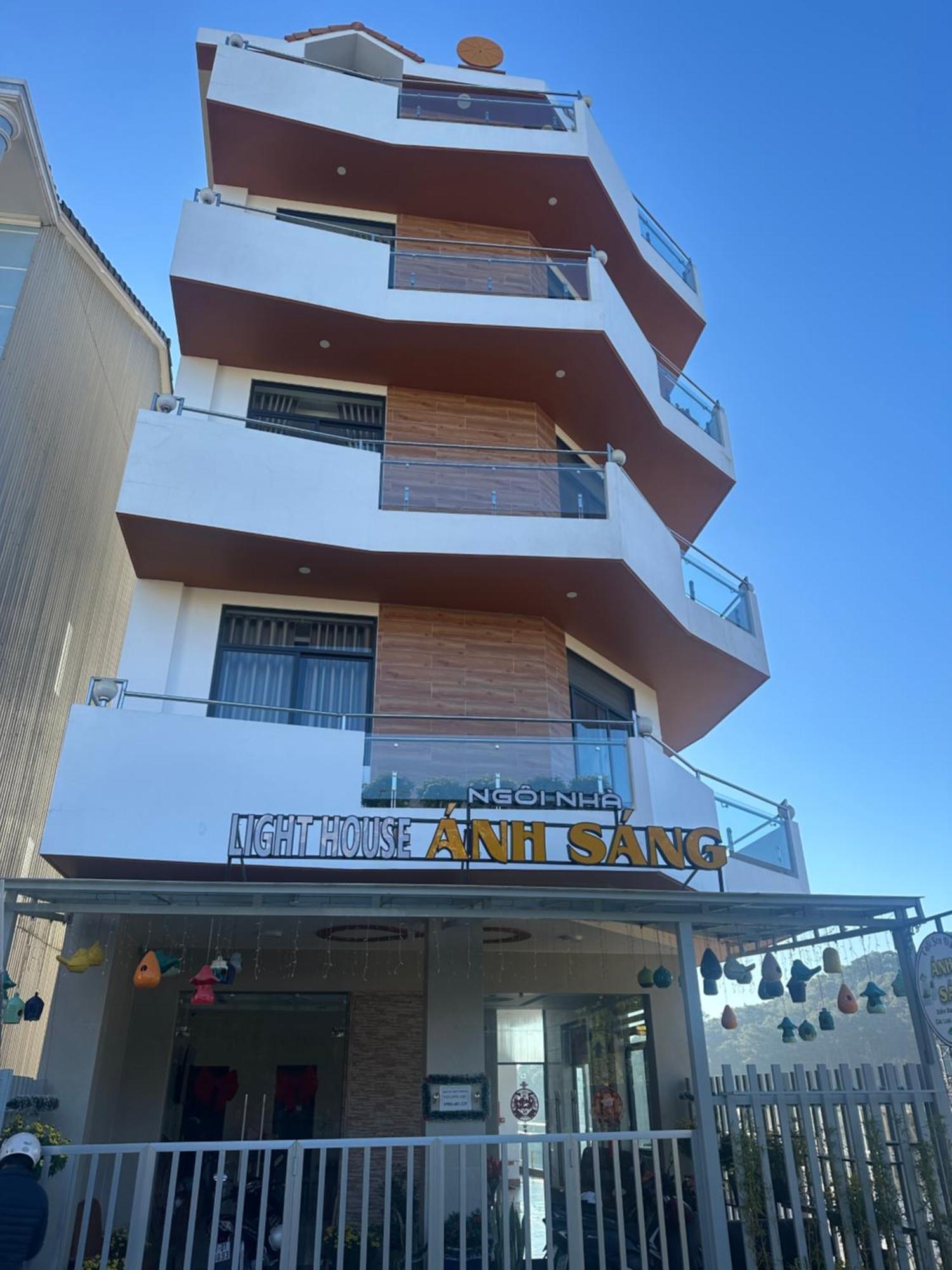 Khach San Anh Sang - Light House Hotell Dalat Exteriör bild