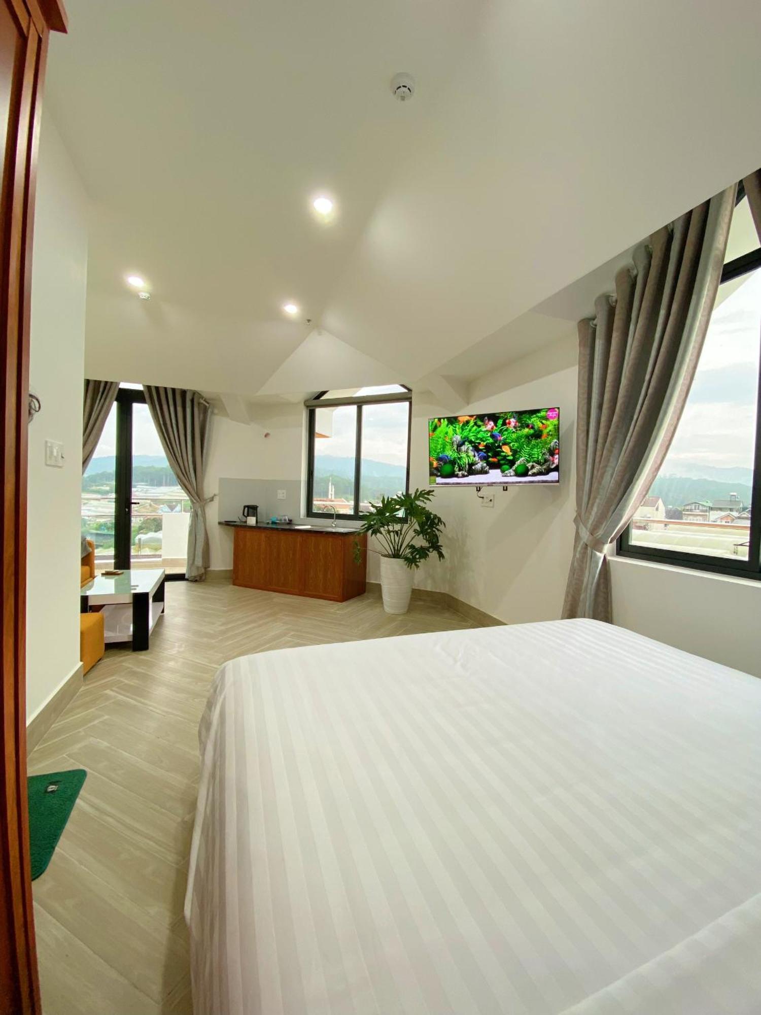 Khach San Anh Sang - Light House Hotell Dalat Exteriör bild