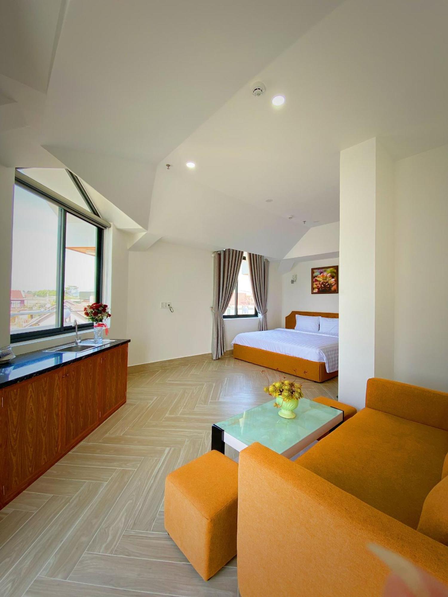 Khach San Anh Sang - Light House Hotell Dalat Exteriör bild