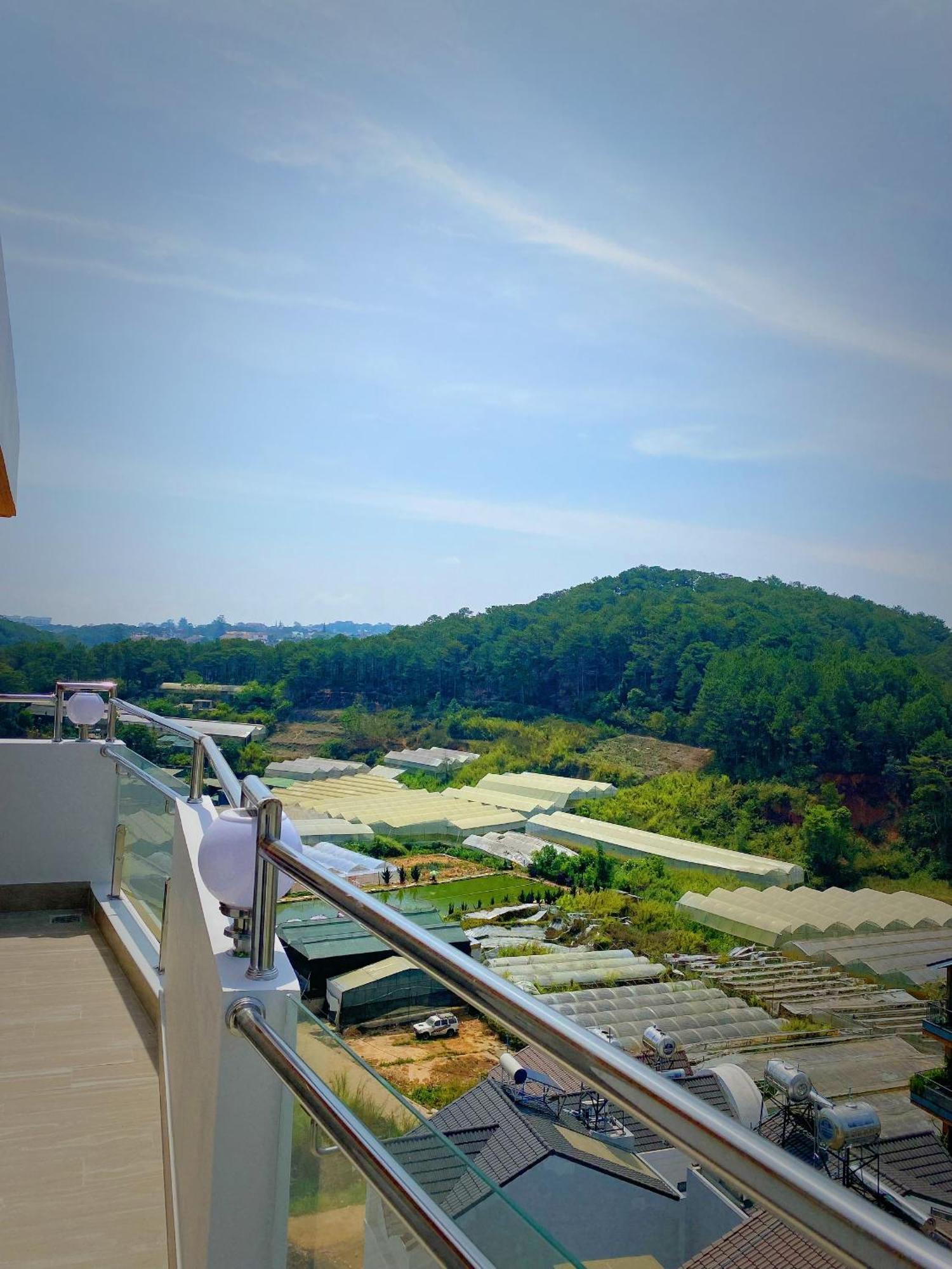 Khach San Anh Sang - Light House Hotell Dalat Exteriör bild